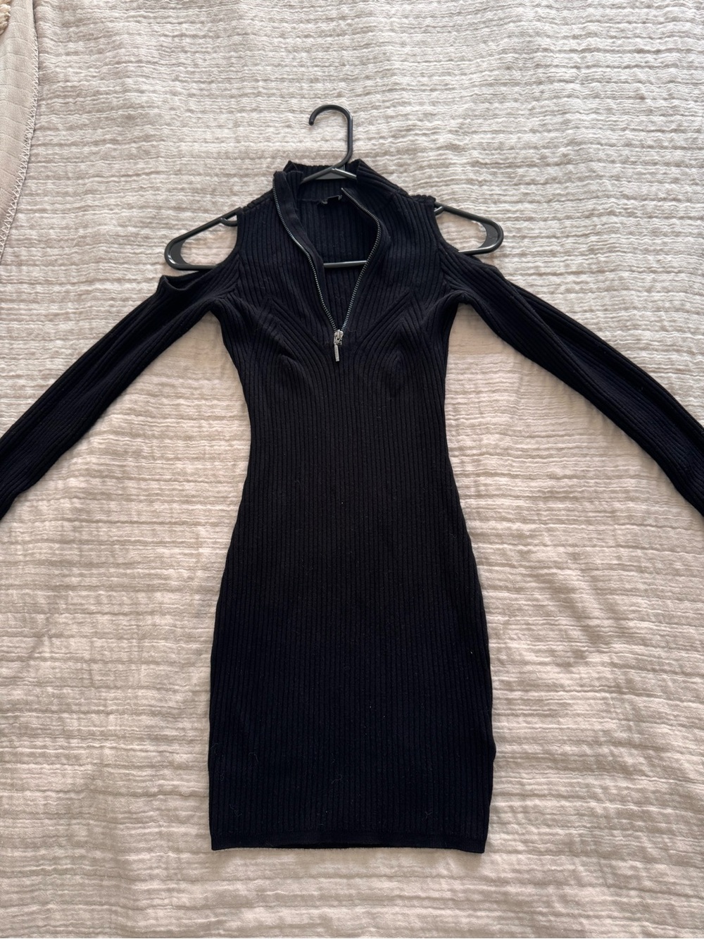 Guess Black Ribbed Cold-Shoulder Zip Front Bodycon Knit Sweater Dress